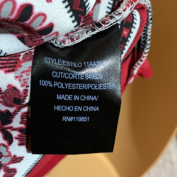 Heart and Soul Top Red Black White Floral Size L High Low Light Weight - Picture 15 of 16